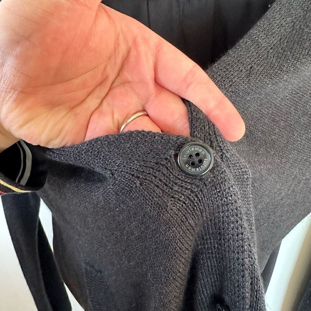 Lululemon Women’s Heathered Black Cardi in The Front Cardigan Sweater - Picture 6 of 9